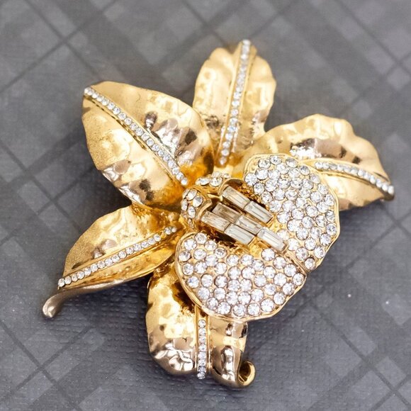 Vintage Gold Tone Floral Abstract Leaves Rhinestones Brooch, G41 - Picture 2 of 3